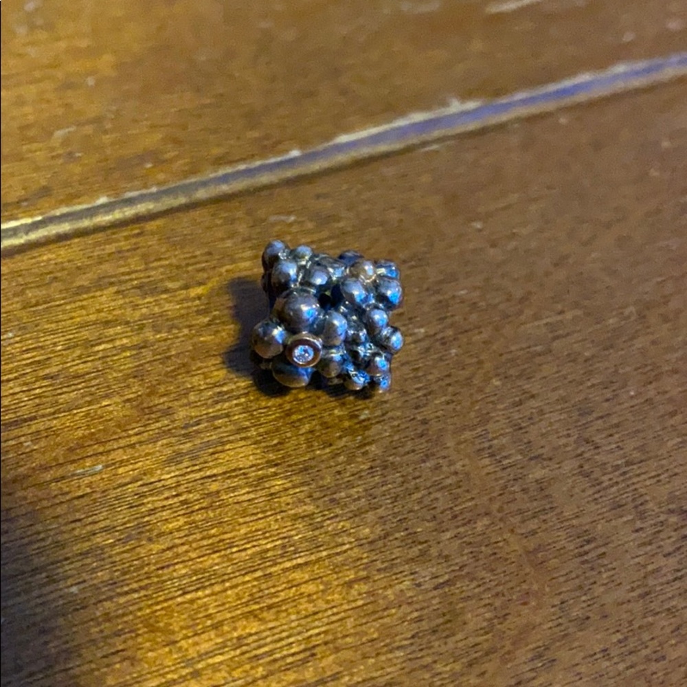 Diamond Daisy Pandora Charm- like new